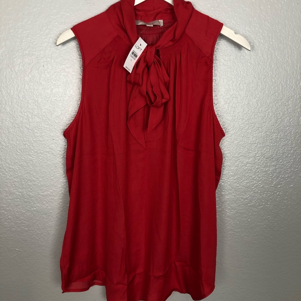 Beautiful LOFT Blouse for Spring 🤩